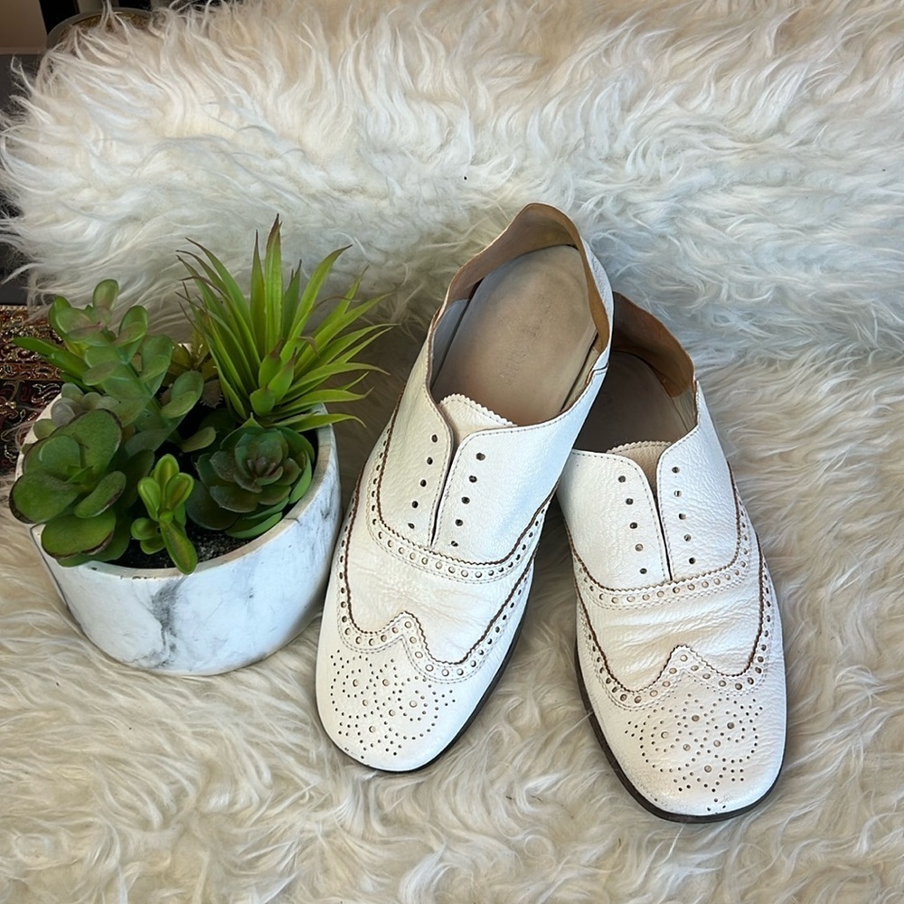 Vintage🧚‍♀️Miu Miu Men’s White Brogue Leather Flat  Size 9